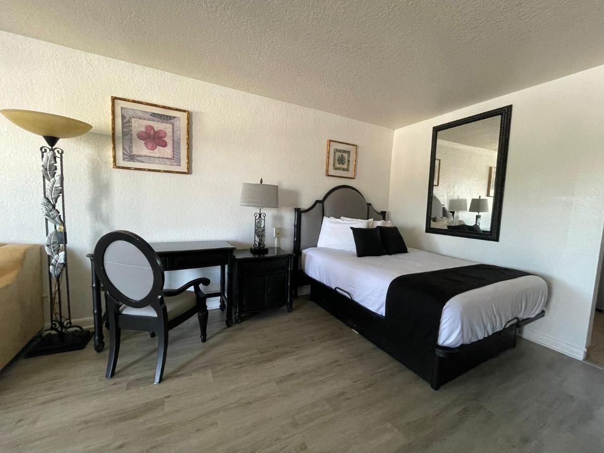 Holiday Isles Resort Madeira Beach Exterior foto